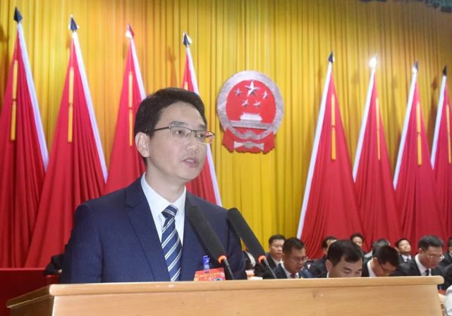 黄廉东当选为雷州市人民政府市长,张佩,冼戈,陈玉虹,黄文驹,朱锐,陈丹