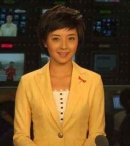 而我们今天要讲的这位主持人,她曾经为四川卫视主持,要不是英年早逝