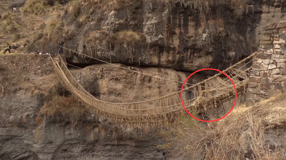世界上最独特的绳索桥,500年来当地人坚持用"草绳"造桥