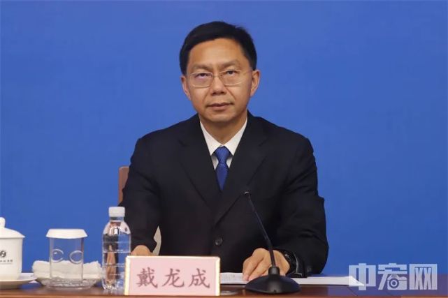 山东省教育厅副厅长戴龙成说:"关注乡村一些身处困境的儿童,做好对