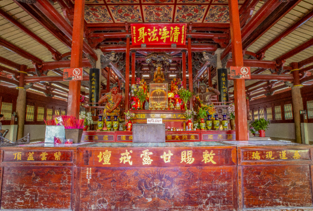 泉州开元寺的甘露戒坛与北京戒台寺戒坛,杭州昭庆寺戒坛并称我国三大