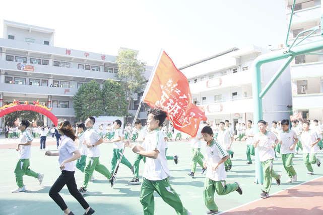 东莞近三十名骨干校长齐聚清溪银河学校探讨普惠民办学校的品质教育