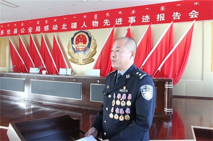 多伦县公安局最美警察推荐候选人王云峰浩浩凌云志巍巍为民心