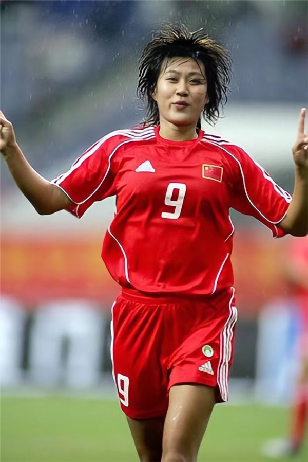 官宣前中国女足队长韩端正式签约膳源体育投身新媒体拥抱大健康