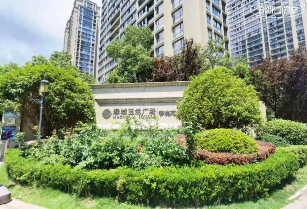 如绿城玉兰广场,目前最新的挂牌价高达 27521元,妥妥的武进区典范