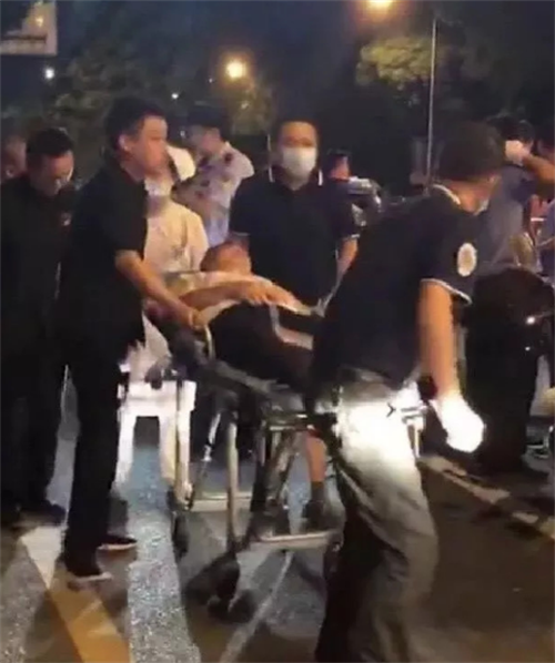 "昆山反杀案"回顾:宝马挑衅男曾多次获刑,挥刀追砍路人被反杀