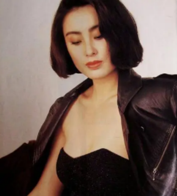 知名女星张敏,两次被抛弃,45岁嫁小丈夫也幸福,53岁没孩子