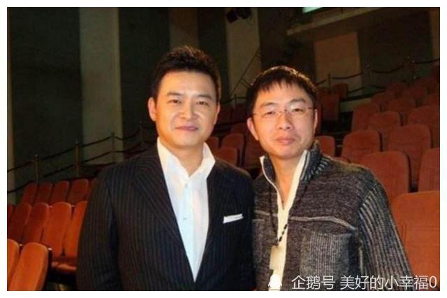 央视主播李佳明:高中退学学表演,生活平淡也幸福,至今