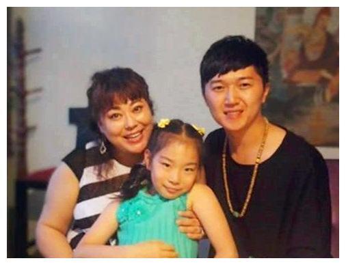 继小15岁的王颢森后,"庄嫂"李菁菁为何又嫁给了小21岁