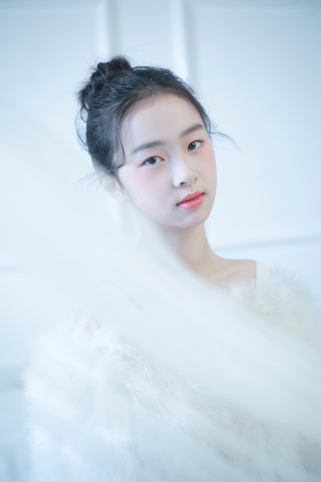 优雅系人气女神刘笑言