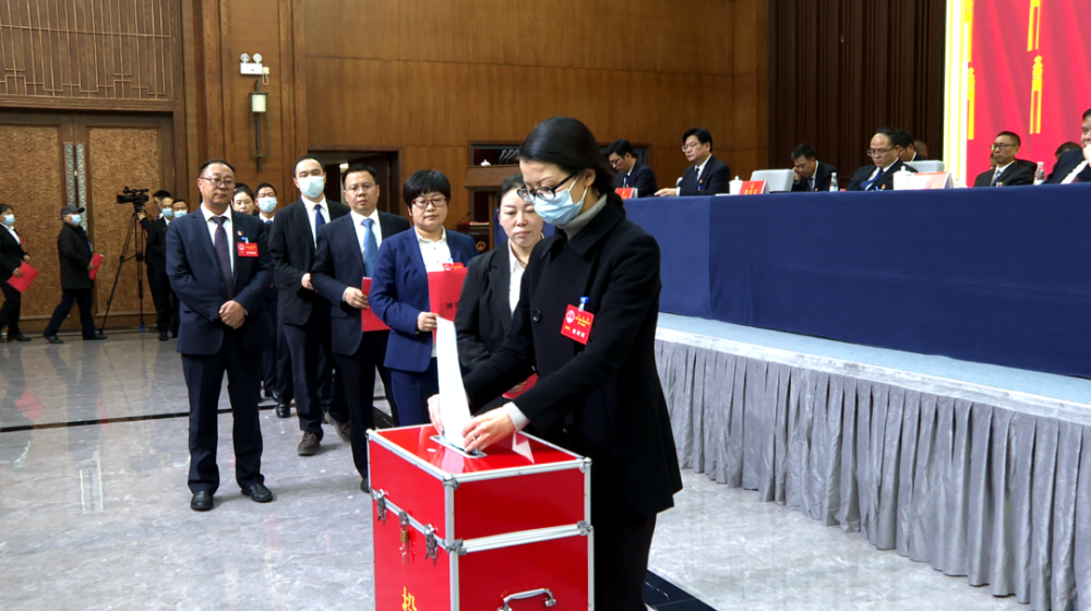 【聚焦两会】兴山县第十九届人民代表大会第一次会议