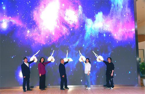 深晚报道丨正式启幕！第三届深圳书展打造爱书人的狂欢节_腾讯新闻