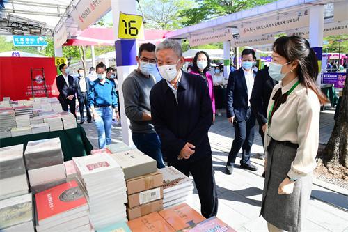 深晚报道丨正式启幕！第三届深圳书展打造爱书人的狂欢节_腾讯新闻
