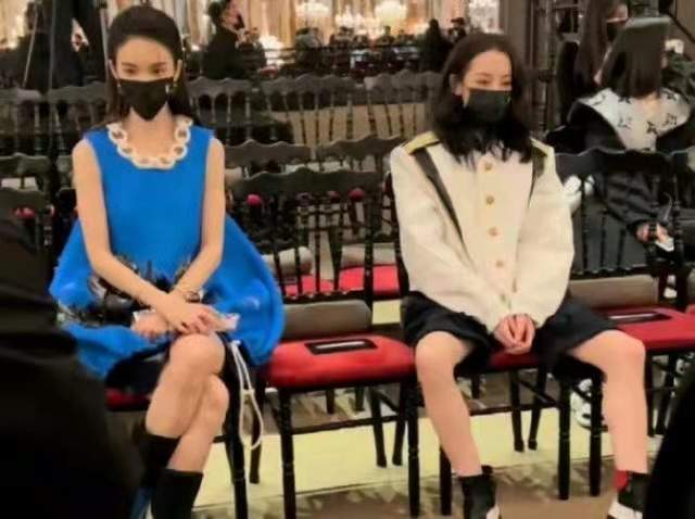迪丽热巴坐姿太豪迈了和金晨形成鲜明对比这是王子和公主