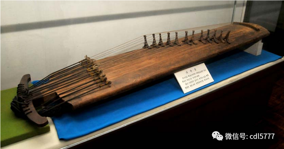 朝鲜的民族乐器伽倻琴