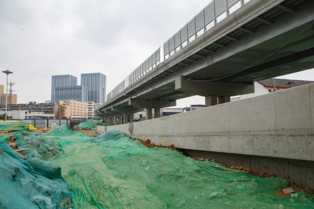 绕行四年多 五块石立交何时建好?蓉北商贸大道何时通车!