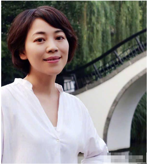 也担任了《三星堆新发现》的主持人