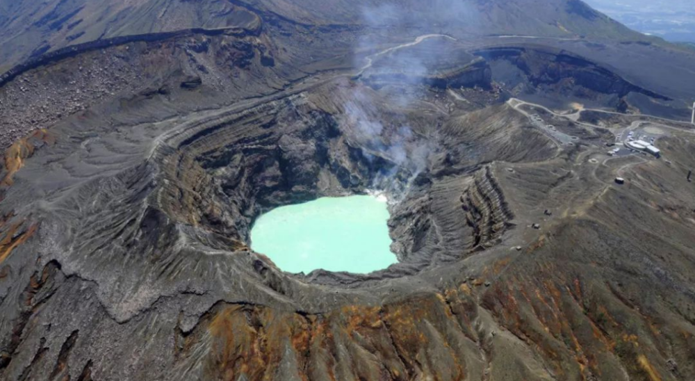 这也就意味着长白山是一座休眠火山,并非死火山,未来还会有再次喷发的