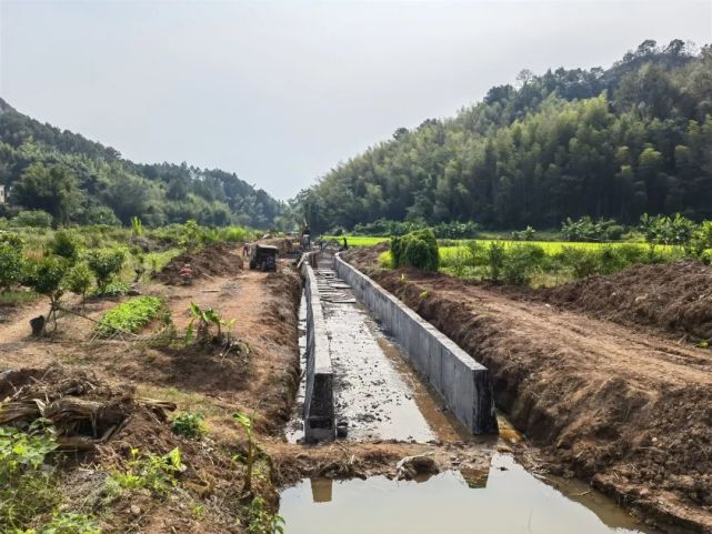 仁化:冬修水利施工忙 为来年生产强基础