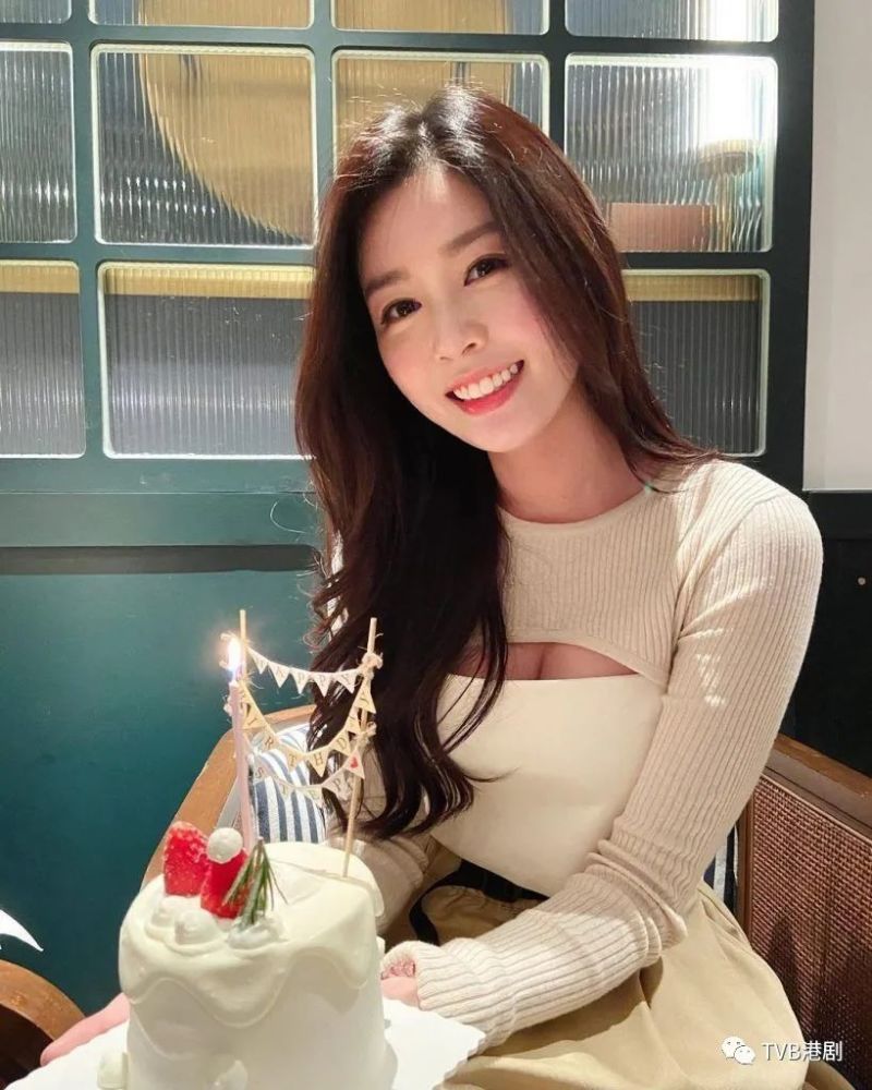 【万千星辉贺台庆"六合彩女神"夺台庆38万元大奖 李芷晴中大修读