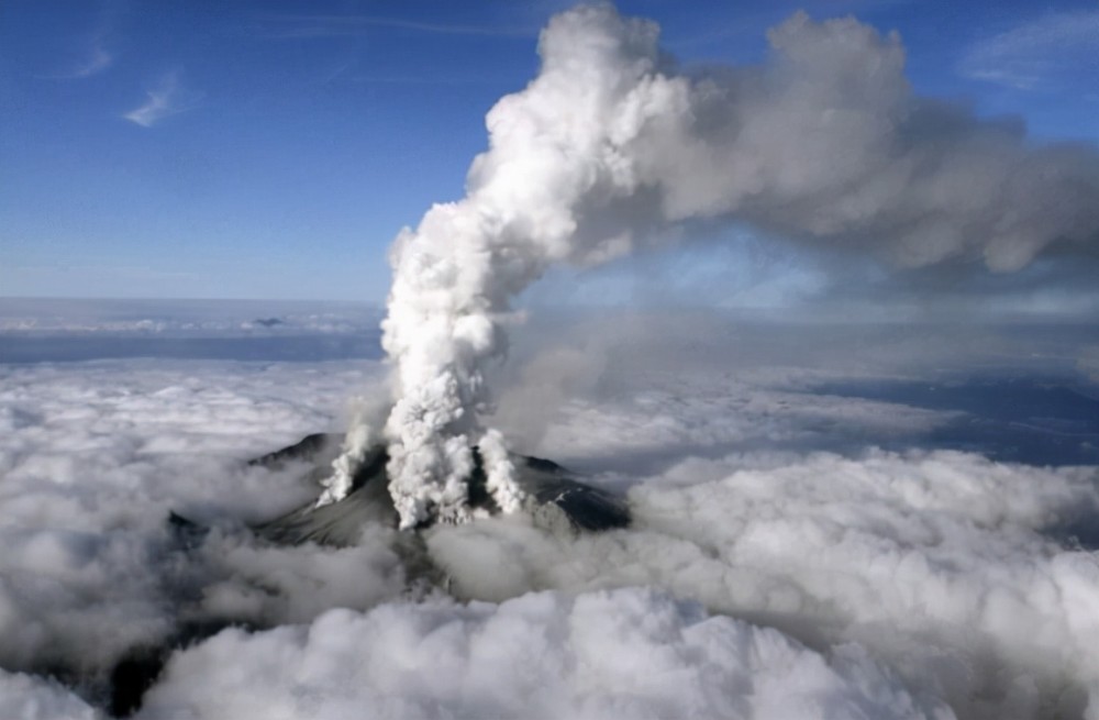 富士山可能随时喷发权威专家预测大和民族的危机要来了