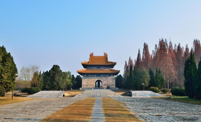 他没当过一天皇帝,陵墓却比朱元璋的孝陵还大,建了40年才竣工