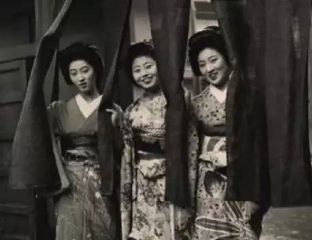 日本女人在二战期间多 疯狂 将自己的名字写进 物资名单