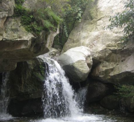 西安景点推荐秦岭九龙潭风景区低音号免费语音导游