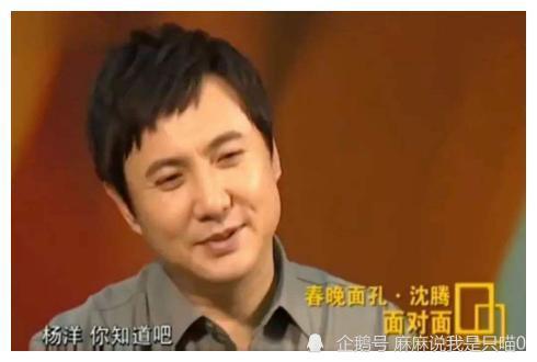 谁看一眼都得夸赞这小伙子长得真帅气,于是被集体推选为解放军艺术