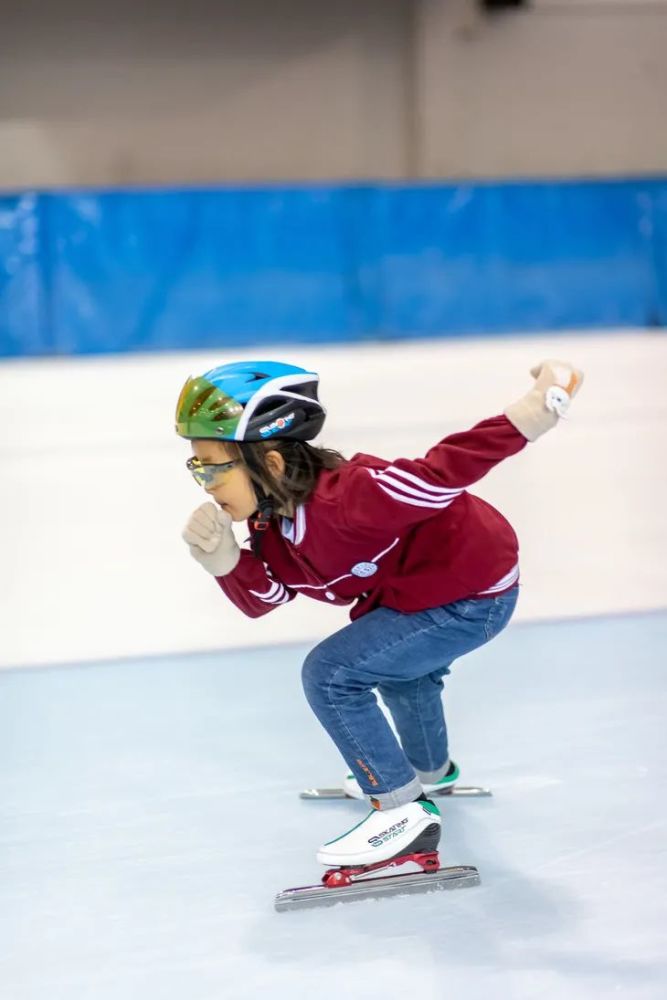 9元6节集训营,保证让孩子学会滑冰,尽情滑翔～_腾讯新闻