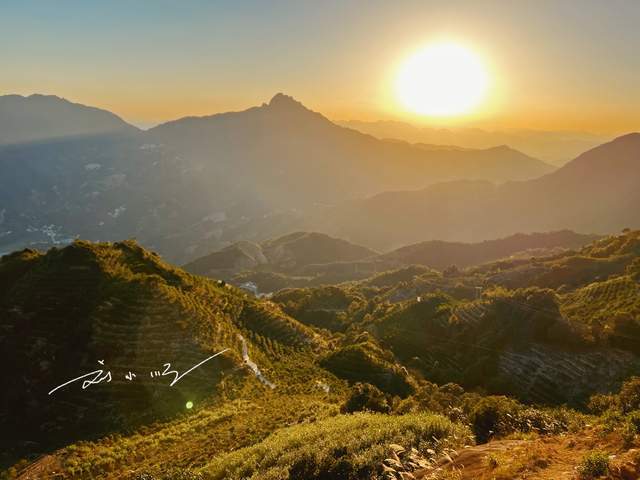 你知道在潮州市的潮安区,有这么一座著名的"凤凰山"吗?