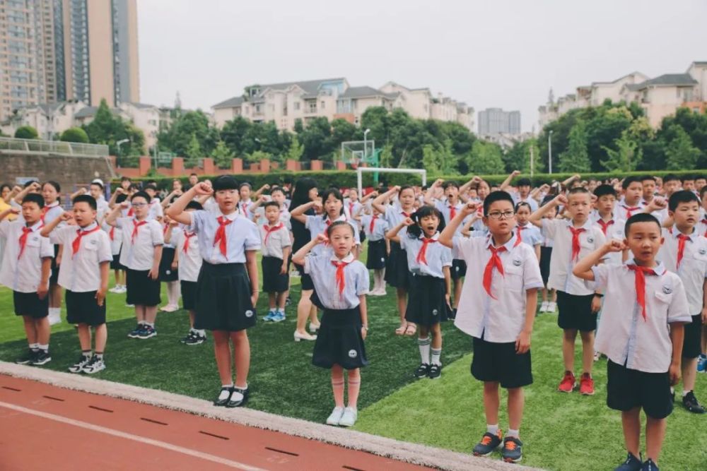 成都10所公办小学,10所民办小学校服大pk!哪一所是你的最爱?