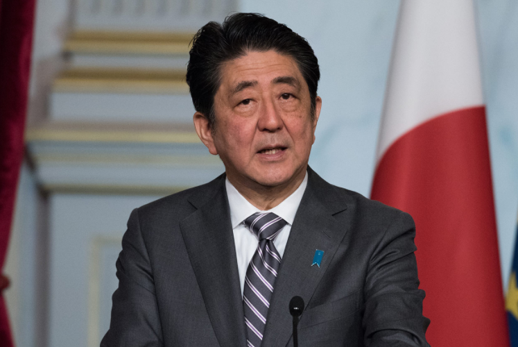 安倍在接受记者采访时就他"窜访"台湾的行动进行了回应.