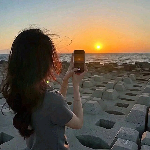 日落女生唯美头像