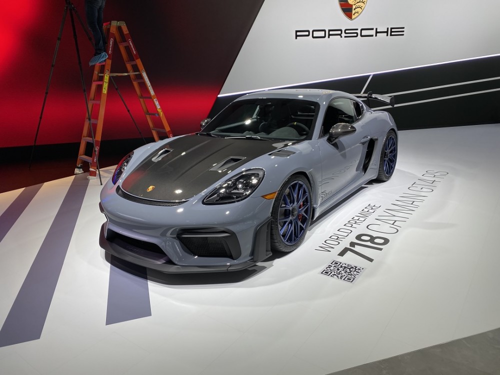 保时捷718 cayman gt4 rs clubsport而保时捷718 gt4 rs clubsport在