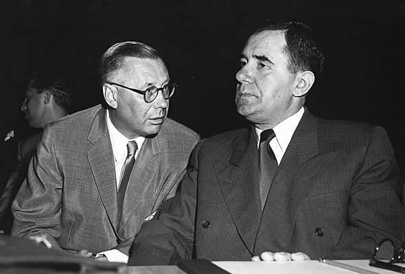 1958年苏联两次犯错,导致联合国通过一项可笑决议,一项无耻决议