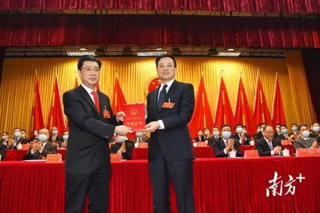 马正勇当选梅州市人大常委会主任,王晖当选梅州市人民政府市长