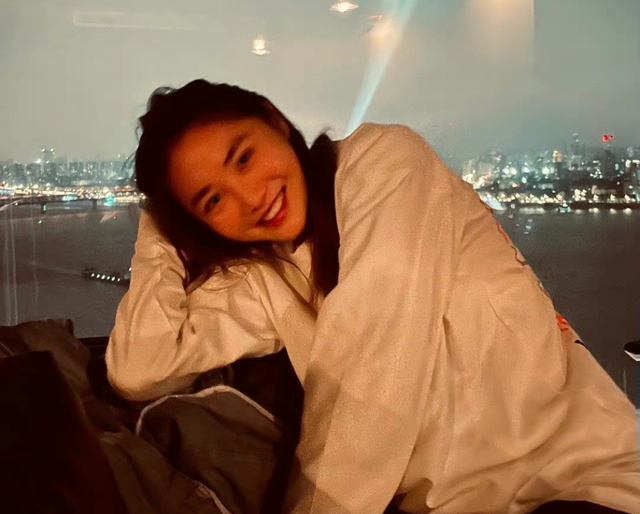 大仙妹妹爆火后,德华妹妹表示不服,一张生图让全网宅男直呼老婆