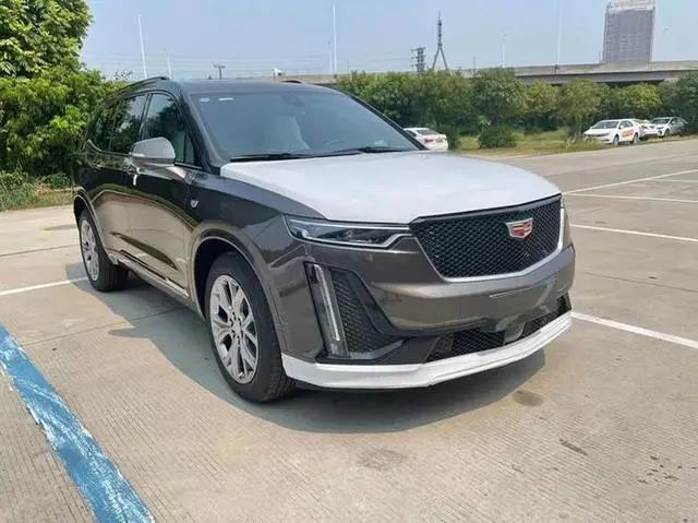 2022款凯迪拉克xt6实拍,入门即高配,全系2.0t 9at