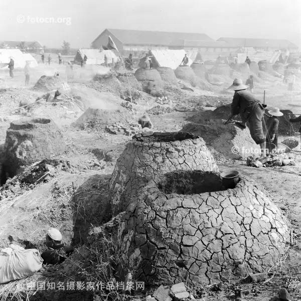 珍贵老照片 1958年安徽大炼钢铁 火热的劳动场面