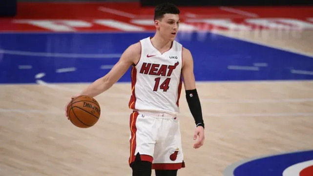 体育画报关于赛季初期nba各个奖项以及全明星的预测