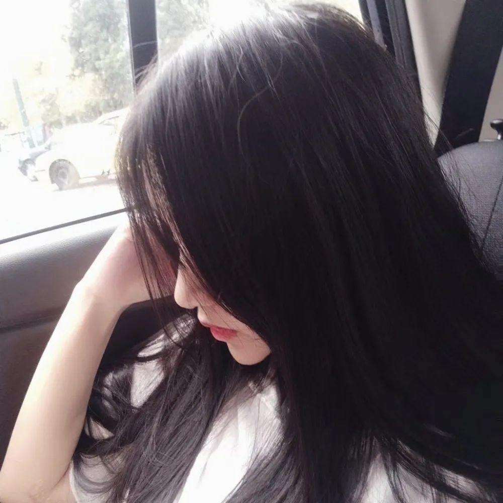 女生侧脸头像