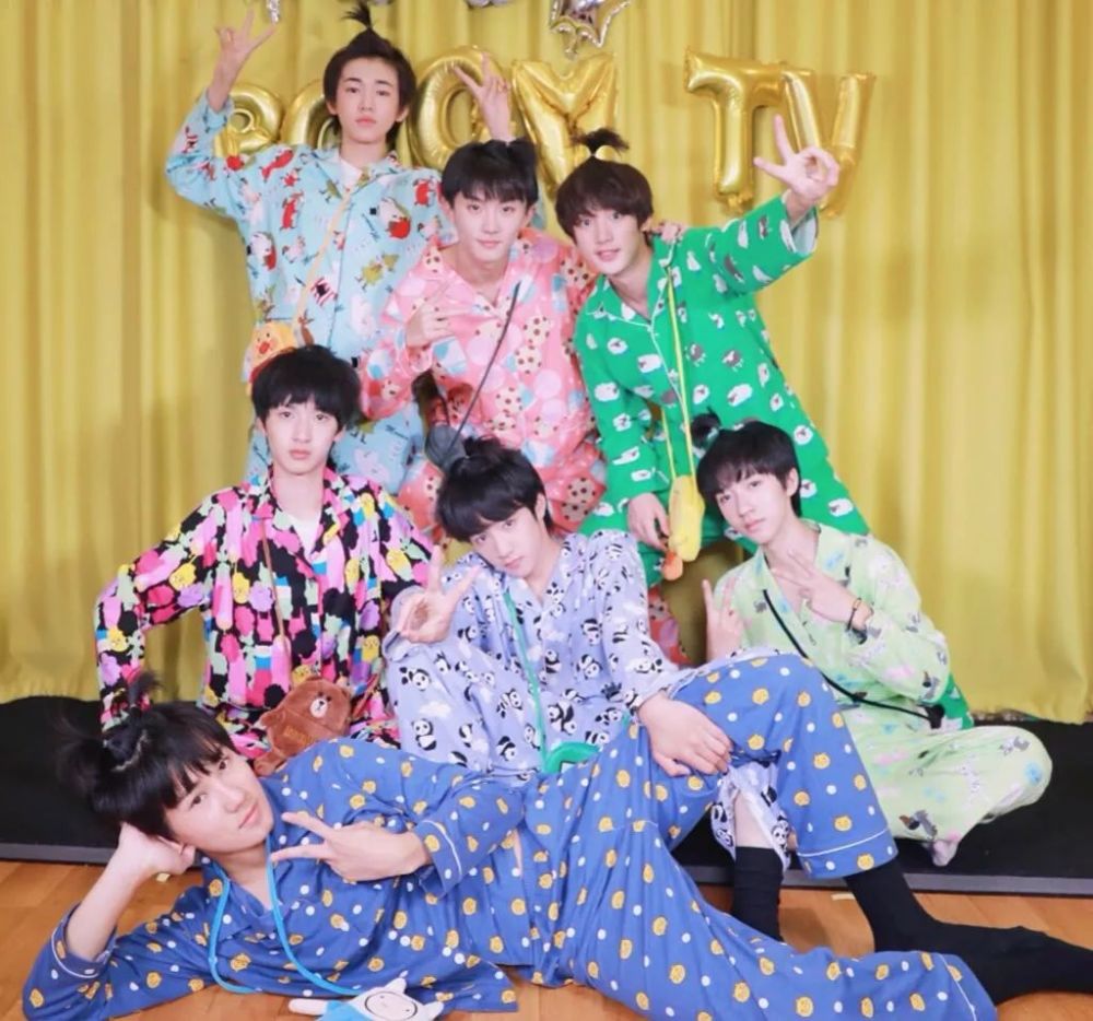 时代少年团两周年文案 图片