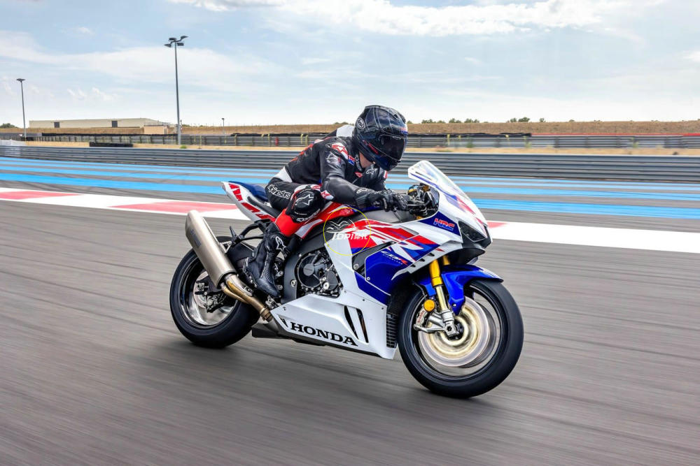 本田cbr1000rrr特别版上市纪念火刃诞生30年