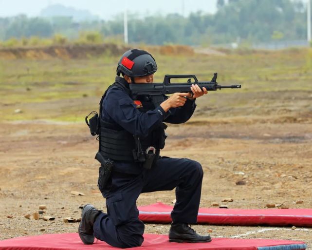 厉兵秣马正当时 以练为战铸精兵——特警突击队实战班