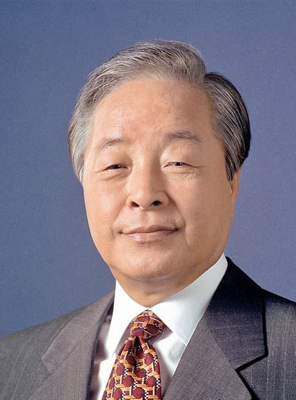 第七任总统:金泳三在任期即将结束之际,金泳三之子金贤哲的丑闻曝光.