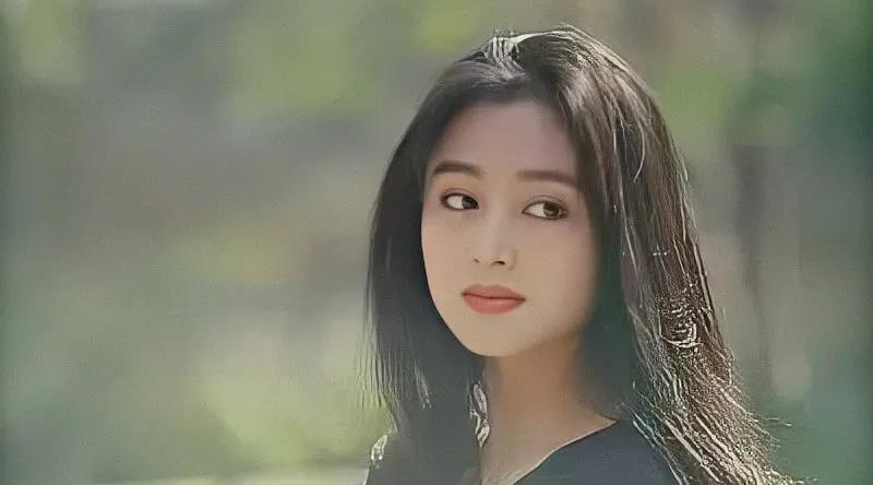陈红颜值巅峰期的那几年,她简直是所有女演员的噩梦.