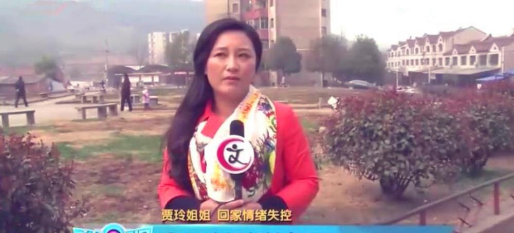 著名导演贾玲,母亲去世是她一生遗憾,牵挂远在湖南的爸爸和姐姐