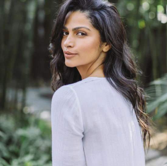 卡米拉·阿尔维斯·麦康纳(camila alves mcconaughey