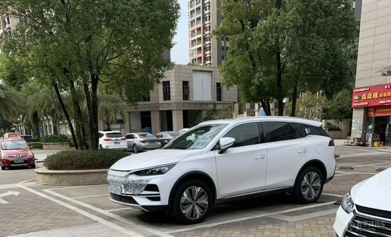 采用全新前脸设计 比亚迪新款唐 ev 实车曝光